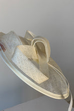 Load image into Gallery viewer, Olivia Fascinator (Cream) - SAMPLE SALE