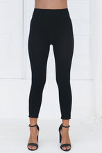 Load image into Gallery viewer, Natalia 7/4 Basic Leggings

